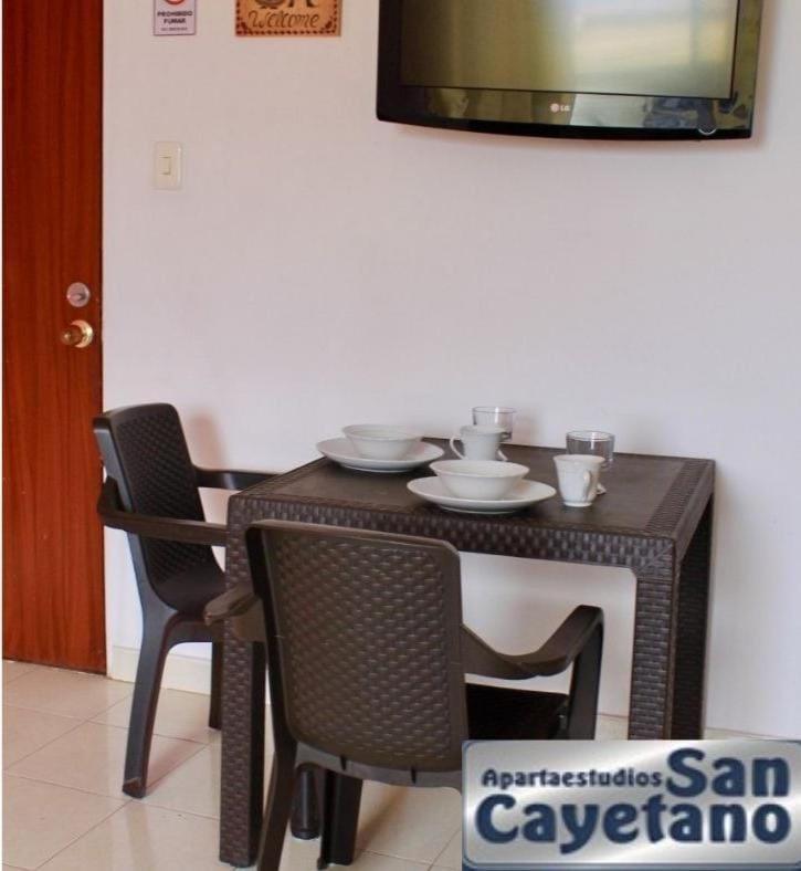 Apartaestudios San Cayetano Cali Eksteriør bilde